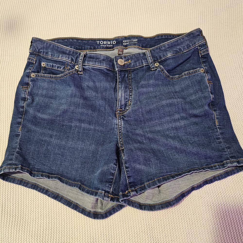 Torrid Perfect 5" Short Vintage Stretch